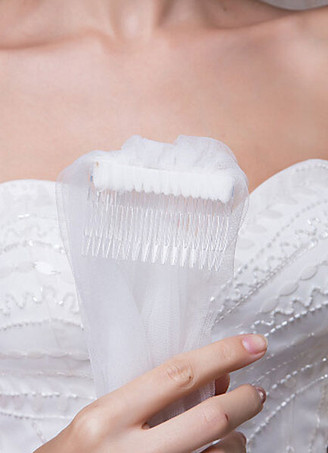 ビーズ　ウェディングベール　2層　楕円形　ビーズエッジ　ショートベール　コーム付き　(150*150cm)