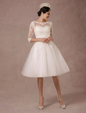 ショートウェディングドレス　2025　ヴィンテージ　レースアップリケ　ロングスリーブ　ティーレングス　Aライン　フラワーサッシュ付きチュールブライダルガウン