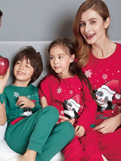 クリスマスパジャマ　家族お揃い　クリスマスプレゼント　レッド　綿混紡　プリント柄　女性用　大人用　パンツ＆トップス　