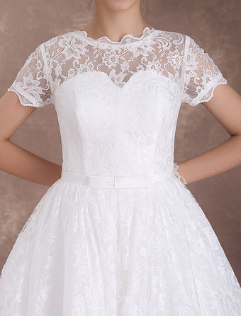 Robe mariée vintage manche courte en dentelle longueur au-dessous de genou doublure en satin boutonné sur dos robe de mariée ivoire