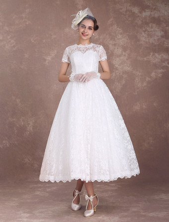 Robe mariée vintage manche courte en dentelle longueur au-dessous de genou doublure en satin boutonné sur dos robe de mariée ivoire