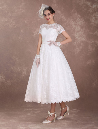 Robe mariée vintage manche courte en dentelle longueur au-dessous de genou doublure en satin boutonné sur dos robe de mariée ivoire