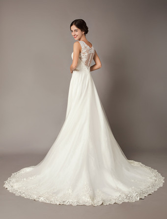 Robes de Mariée Ivoire Une Ligne Perlant Ceinture V Cou Robes De Mariée Avec Train