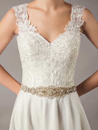 Robes de Mariée Ivoire Une Ligne Perlant Ceinture V Cou Robes De Mariée Avec Train