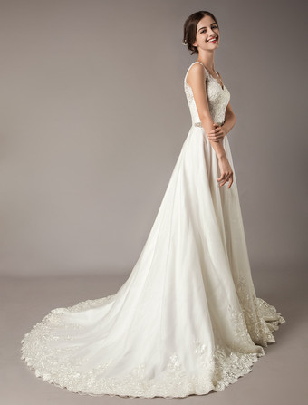 Robes de Mariée Ivoire Une Ligne Perlant Ceinture V Cou Robes De Mariée Avec Train