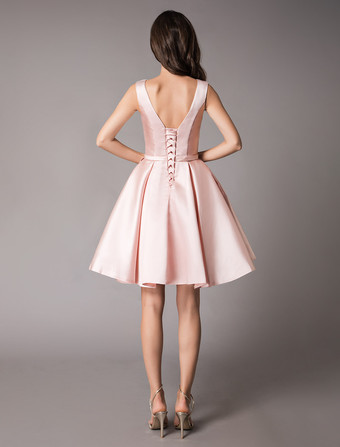 サテンカクテルドレス　2025　ソフト　ピンク　Aライン　スリーブレス　ショートプロムドレス