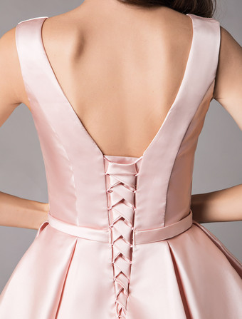 サテンカクテルドレス　2025　ソフト　ピンク　Aライン　スリーブレス　ショートプロムドレス