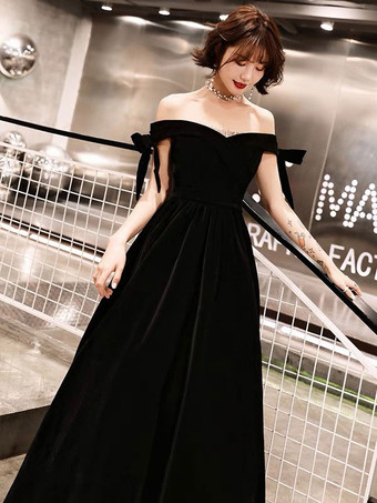 プロムドレス　2026　ロング　ベルベット　オフショルダー　リボン　ブラック床に着くフォーマルガウン