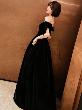プロムドレス　2026　ロング　ベルベット　オフショルダー　リボン　ブラック床に着くフォーマルガウン