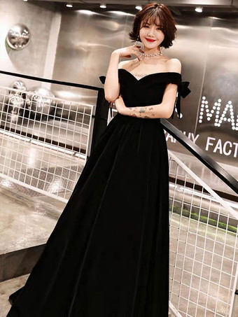 プロムドレス　2026　ロング　ベルベット　オフショルダー　リボン　ブラック床に着くフォーマルガウン