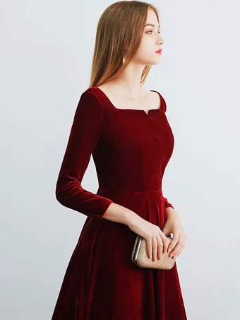 Robe cocktail col carré manche longue zip sur dos avec laçage