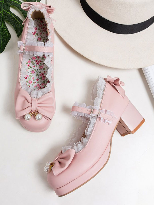 pink pumps with bow