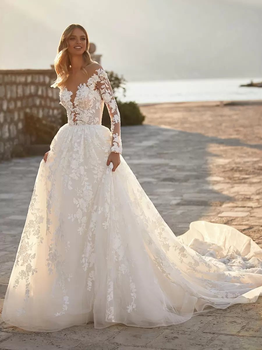 lace wedding dress.jpeg